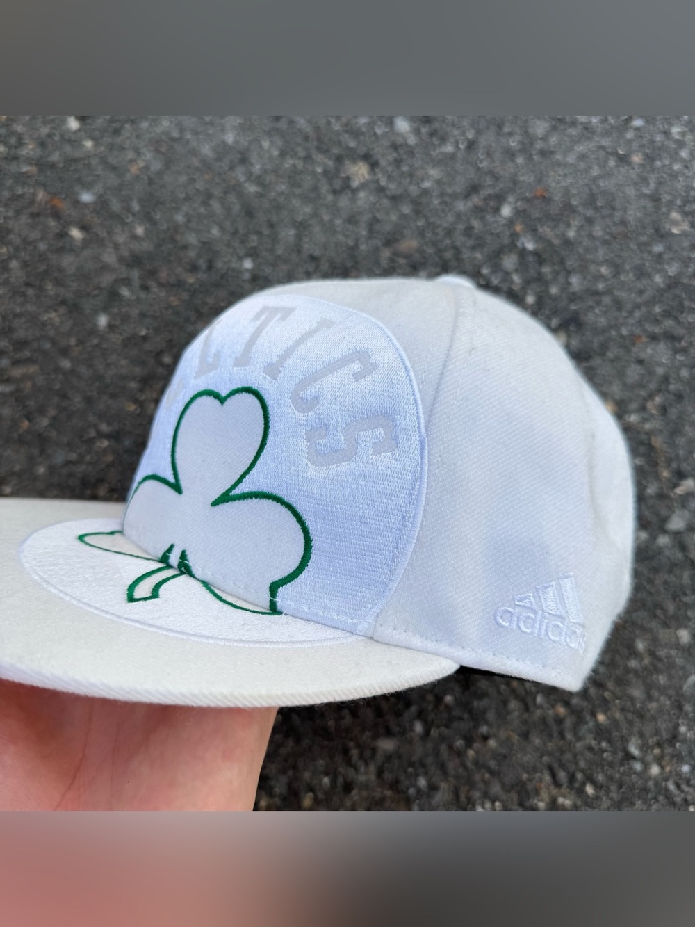 Boston Celtics Adidas Fitted Hat 7 1/4 Adult Men NBA White Clover Playoffs - Picture 2 of 10